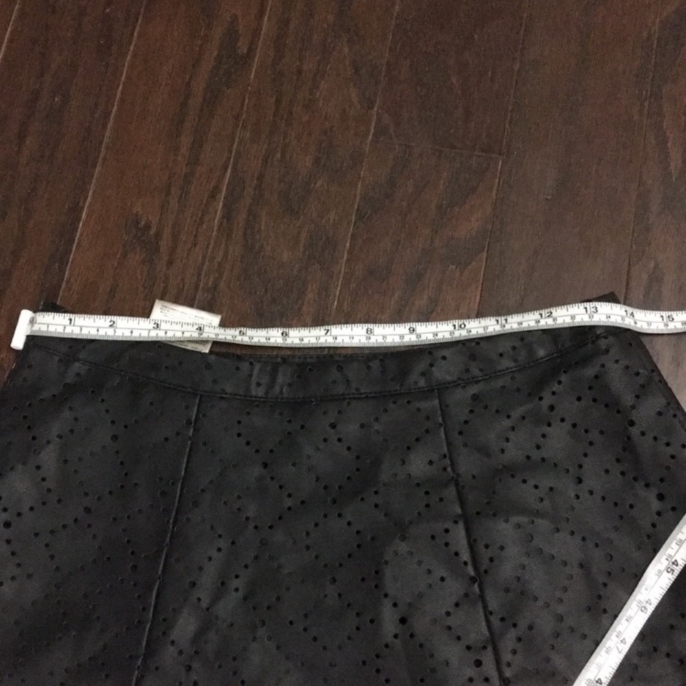 Jessica Simpson Imitation leather black skirt - Picture 4 of 7